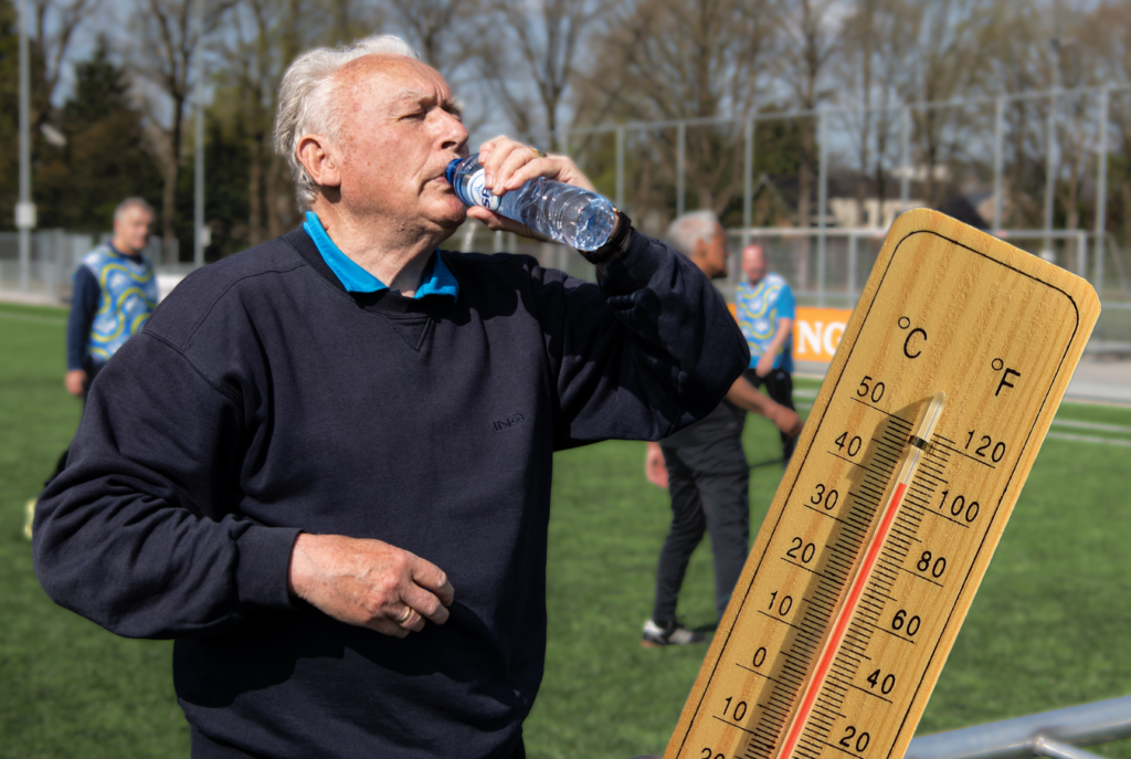 Goed blijven drinken is belangrijk met warm weer